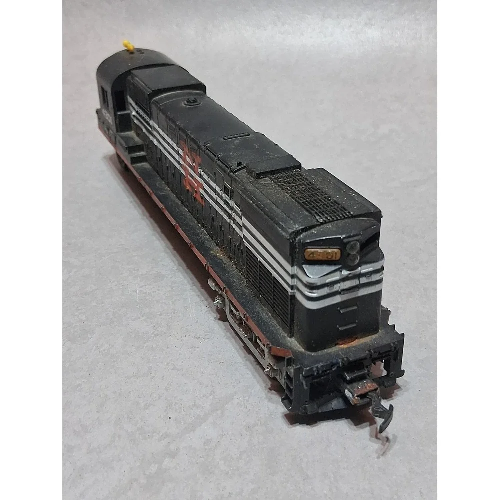 Vtg Mantua Tyco HO Scale New Haven Diesel Engine 4301 McGinnis Black Untested